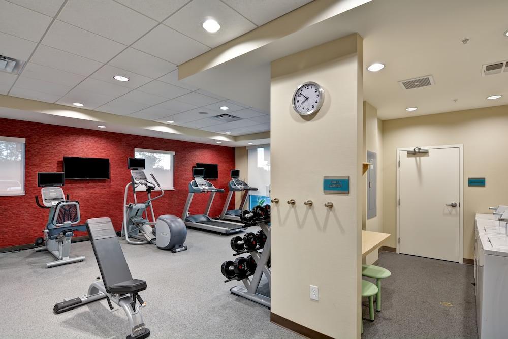 Home2 Suites By Hilton Tampa Usf Near Busch Gardens Buitenkant foto