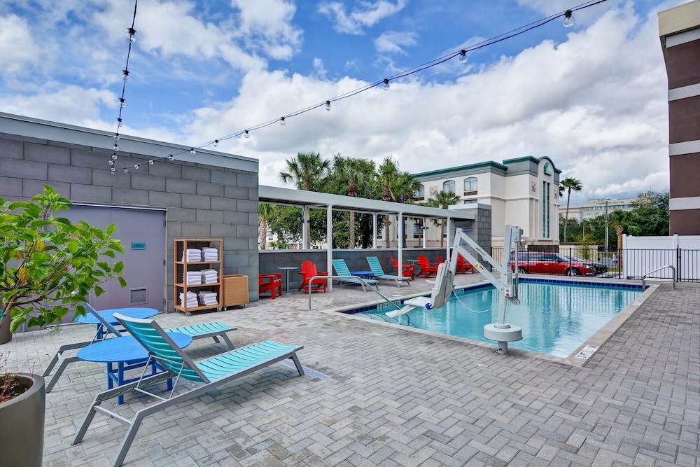 Home2 Suites By Hilton Tampa Usf Near Busch Gardens Buitenkant foto