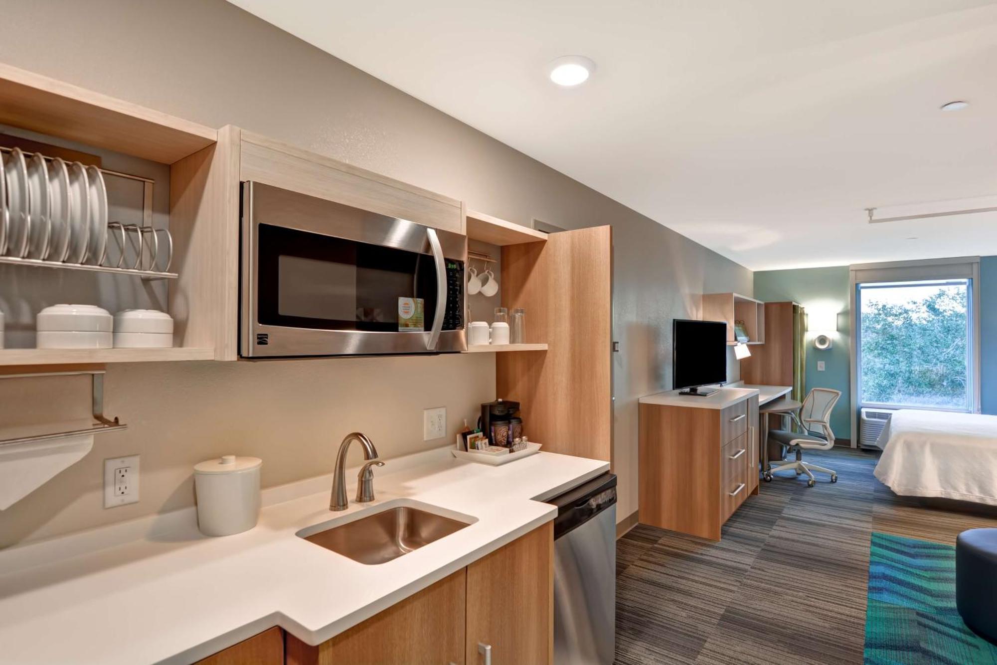 Home2 Suites By Hilton Tampa Usf Near Busch Gardens Buitenkant foto