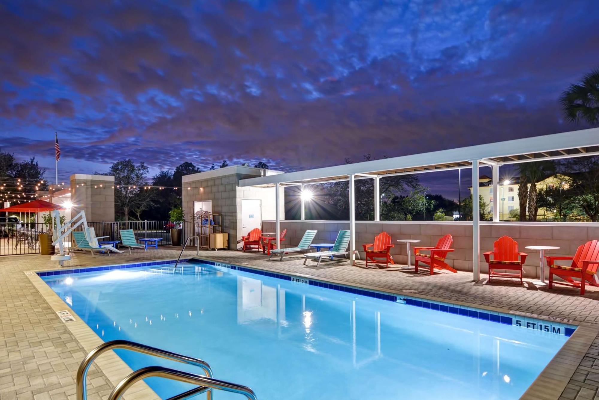 Home2 Suites By Hilton Tampa Usf Near Busch Gardens Buitenkant foto